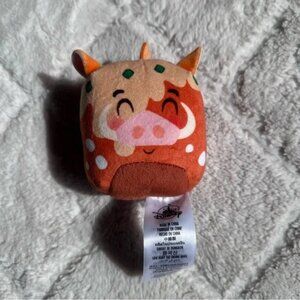Disney | Munchlings Festive Pumba Salted Pretzel Bun Mystery Plush RARE